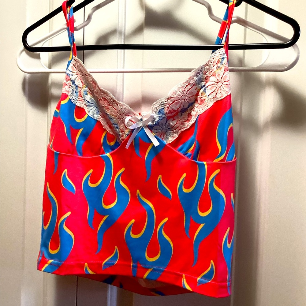 Small flame she in crop tank
